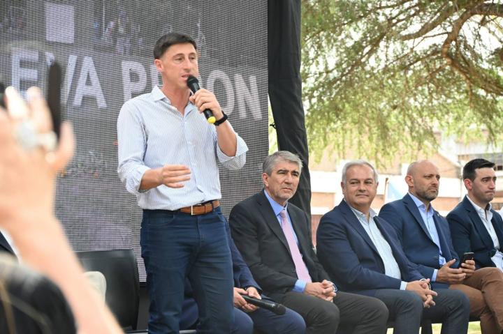 Senador por el departamento La Capital, Paco Garibaldi