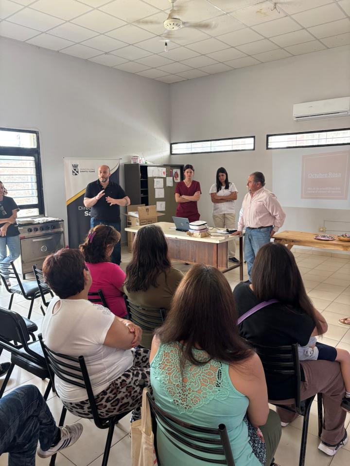 Mes Rosa: Charlas y controles de sensibilización sobre el cáncer de mama en Santo Tomé