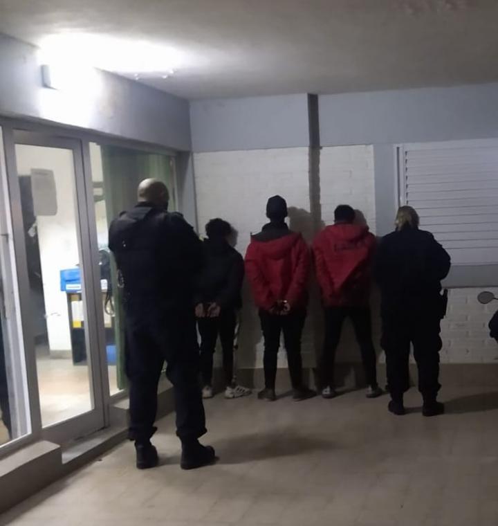 Santo Tomé: trasladaron a tres muchachos que intentaron ingresar a una vivienda