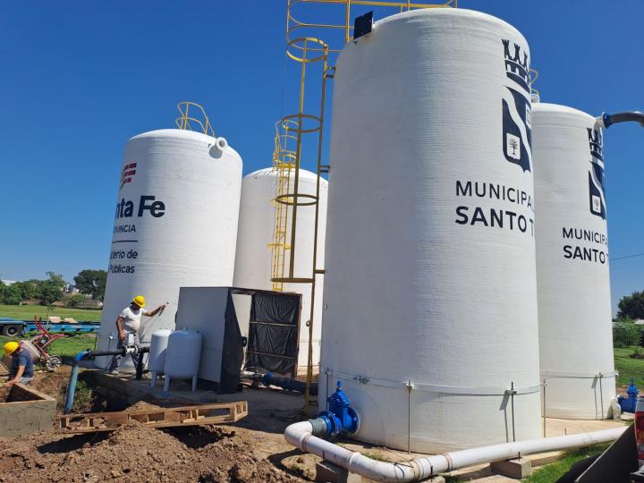 Comenzó la instalación de los tanques provistos por la provincia
