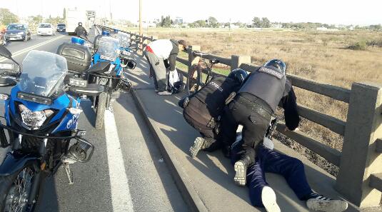 Otro intento de suicidio en el Puente Carretero