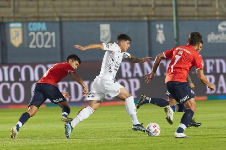 Colón va en busca de volver el triunfo frente a Independiente 