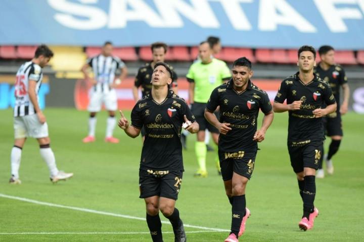 Sin jugar bien, Colón le ganó a Central Córdoba 